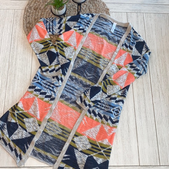 Xhilaration Other - Xhiliration geometric pattern  cardigan sweater M